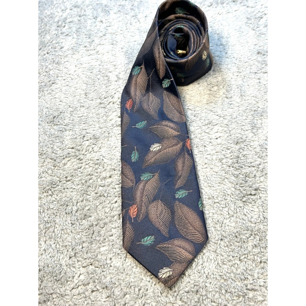 Vintage Wembley Necktie Green‎ & Black Leaf Embroidered tie